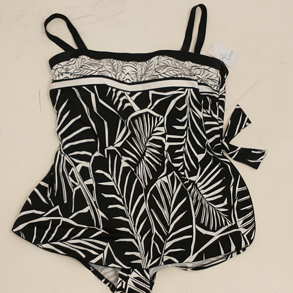 One Piece Bathing Suit 20w Black &White Graphic Nwt Unworn Quality Flirty Style